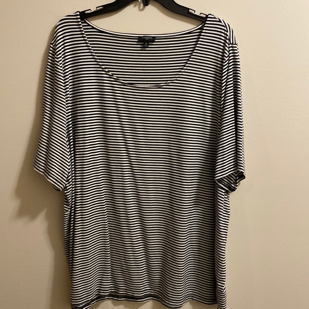 3X Talbots Plus black and white t-shirt